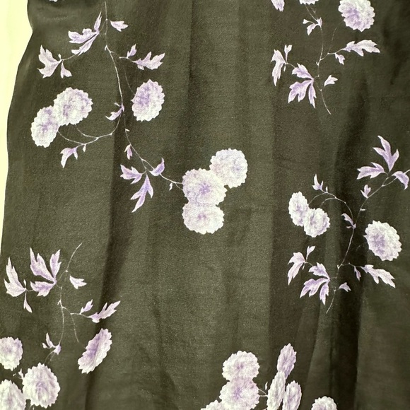 Black Iris
Livie Floral-Print Cotton Maxi Dress In Black (D5) - Picture 7 of 9